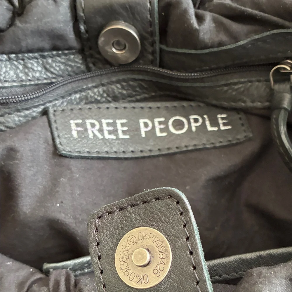 Free People Black Leather Shoulder Bag - Picture 3 of 10